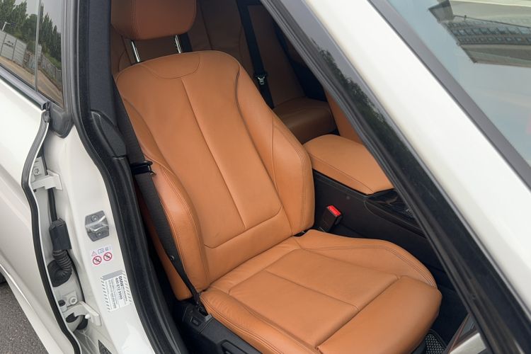 Used BMW 3 Series GT 2018 330i xDrive M Sport Edition Right Front Seat