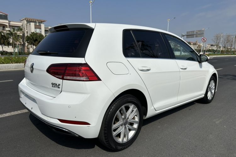 Used Volkswagen Golf 2018 230TSI Automatic Comfort Model
