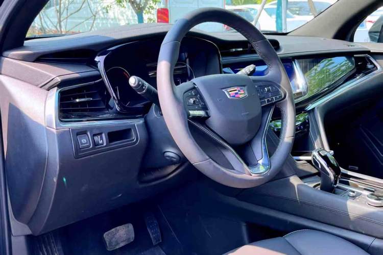 Used Cadillac XT6 2022 2.0T Six-Seater Four-Wheel-Drive Luxury Standard Edition