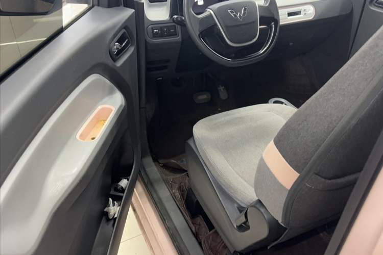 Used Wuling Hongguang MINIEV 2021 Macaron Premium Model – Lithium Iron Phosphate