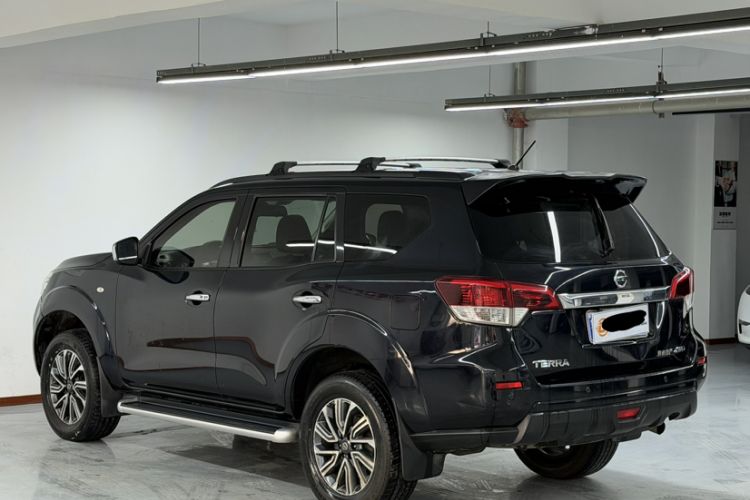 Used Nissan Terra 2018 2.5L Automatic 4x4 Luxury Edition Exterior 4