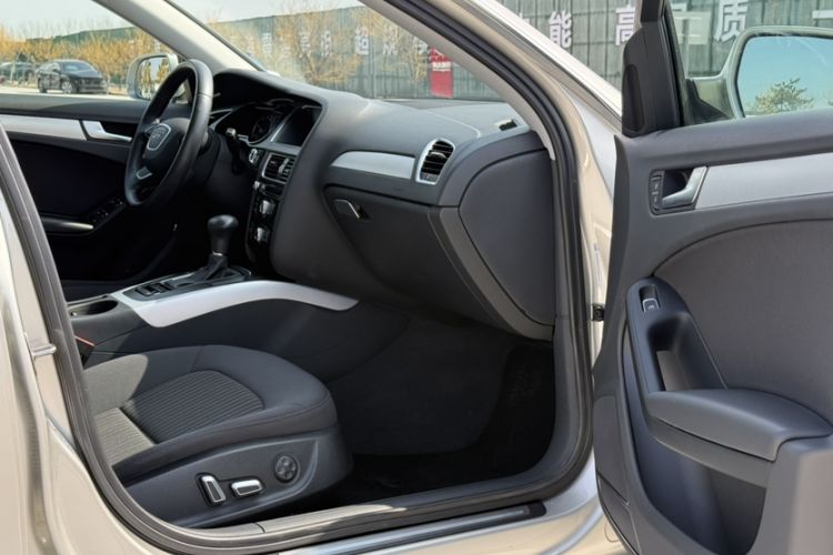 Used Audi A4L 2016 30 TFSI Collector's Edition Automatic Comfort Model