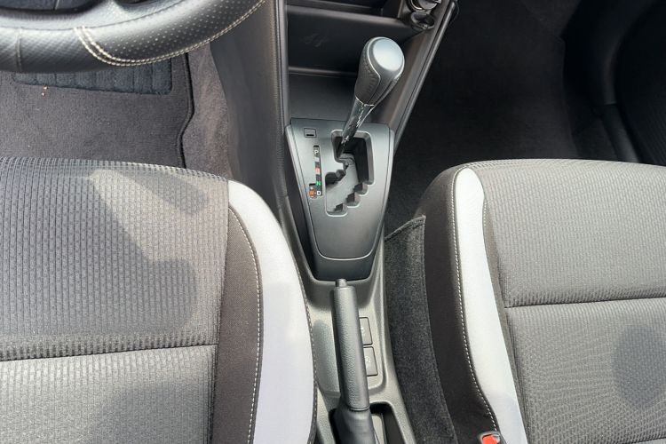 Used Toyota YARiS L Zhi Xuan 2020 1.5L CVT Leading Edition Gear Lever