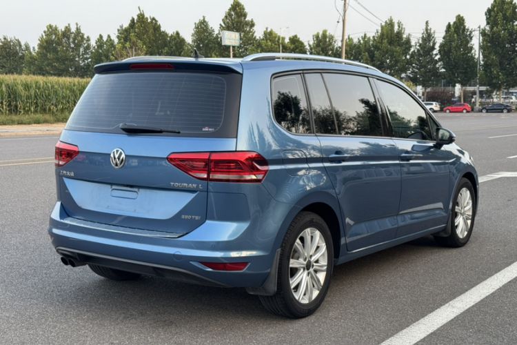 Used Volkswagen Touran 2018 Volkswagen Touran L 280TSI DSG Comfort Edition 7-seater