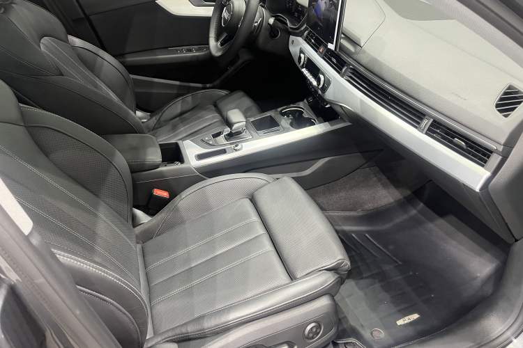 Used Audi A4L 2023 40 TFSI Fashion Dynamic Model
