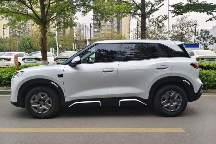 Used BYD Yuan UP 2025 Intelligent Driving Version 401 KM Dynamic Edition Exterior 7