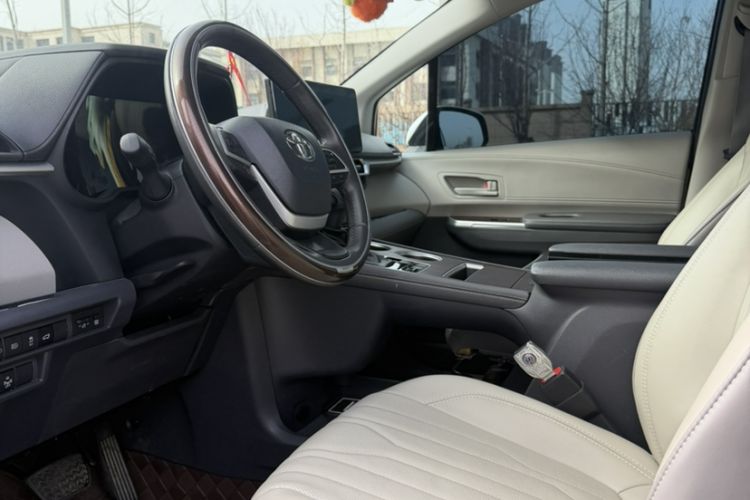 Used Toyota SIENNA 2023 2.5L Hybrid Comfort Edition