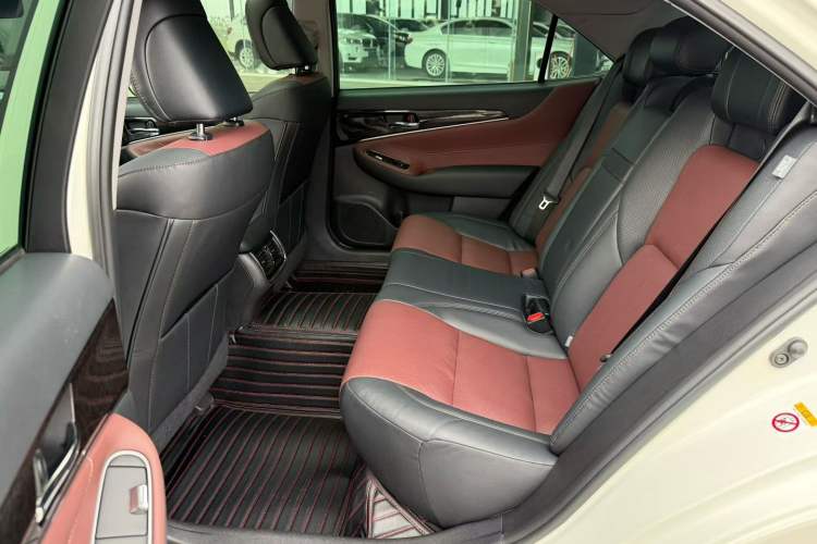 Used Toyota Crown 2018 2.0T Sport Edition Interior 3