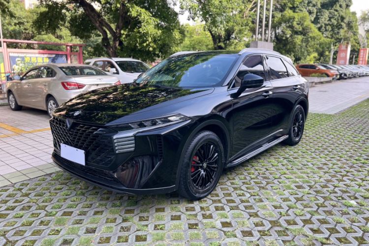 Used Venucia V 2022 260T Black Horse Edition · Idol