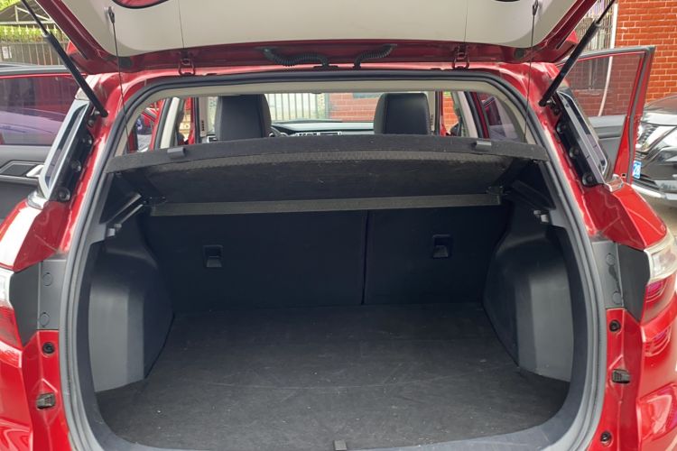 Used JMC Yusheng S330 2016 1.5L GTDi Automatic Two-Wheel Drive Fashion Edition
