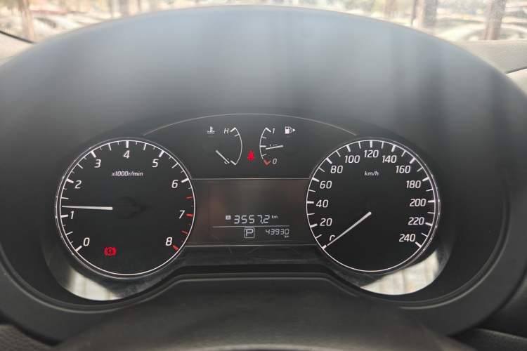 Used Nissan Tiida 2016 1.6L CVT Cool Dynamic Edition
