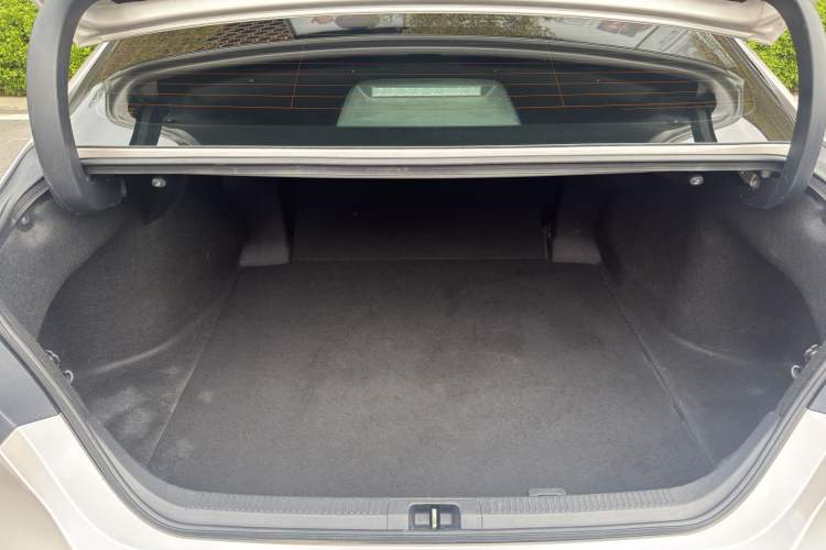 Used Toyota Camry 2021 2.0G Luxury Edition
