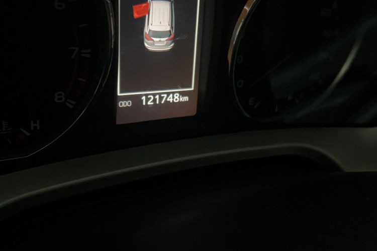 Used Toyota RAV4 2016 2.5L Automatic 4x4 Elite Edition Odometer Close Up