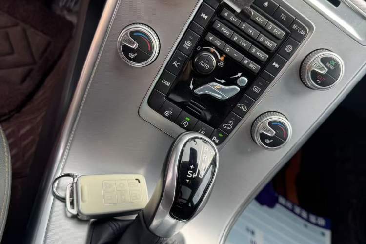 Used Volvo XC60 2017 T5 AWD Smart Upgrade Edition