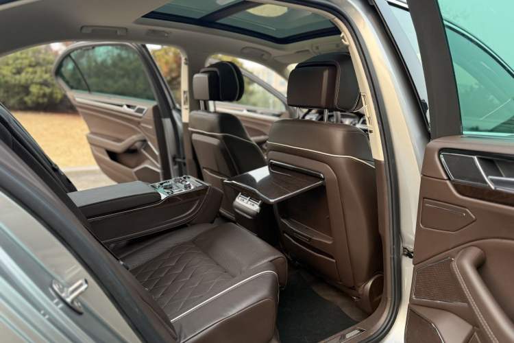 Used Volkswagen Phideon 2018 Revised Version 380TSI Two-Wheel-Drive Flagship Edition
