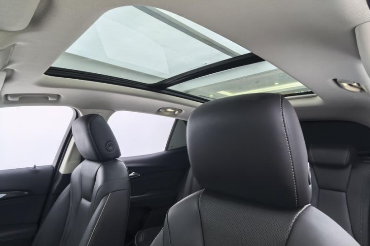 Used Buick Envision 2022 Encore S 652T Two-Wheel-Drive Luxury Model
