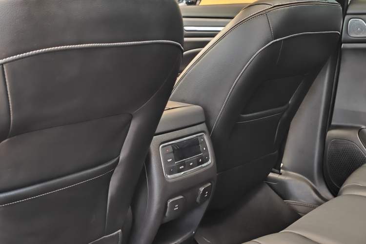 Used GAC Trumpchi GS8 2020 390T Two-Wheel Drive Luxury Smart Connectivity Version (7 Seats) Interior 7