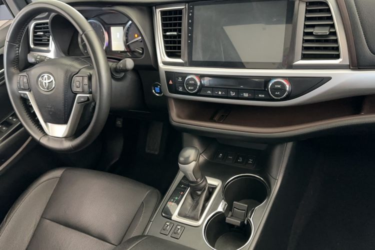 Used Toyota Highlander 2017 2.0T Four-Wheel Drive Luxury Edition 7 Seats
