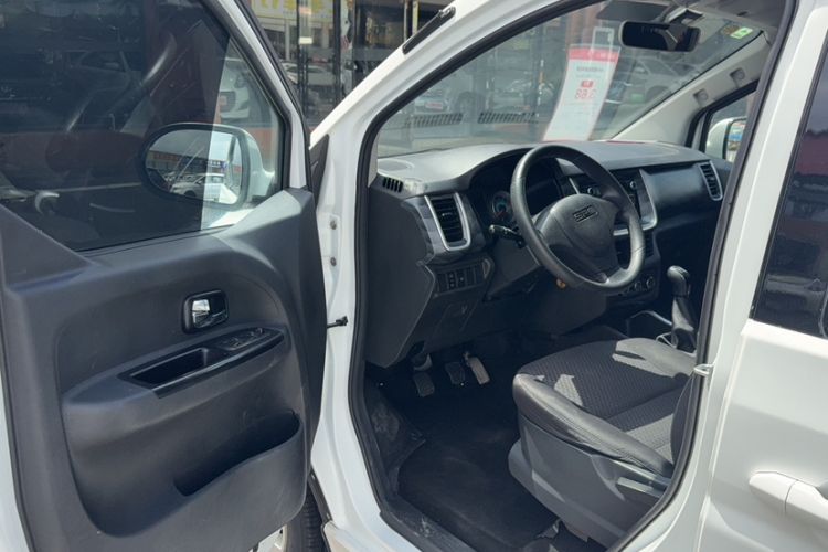 Used Jinbei Gold Hiace 2021 1.5L Passenger Vehicle Engineering Lion 5-Seater
