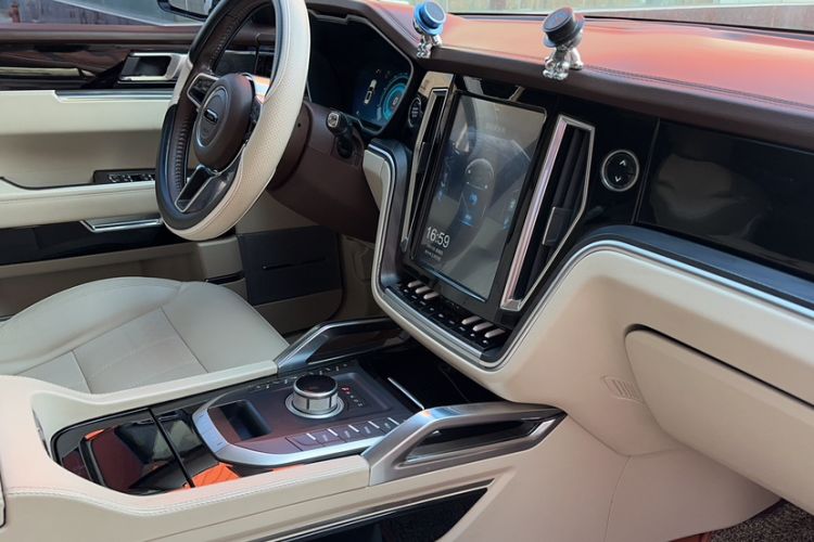 Used Zotye T700 2017 1.8T Dual-Clutch Prestige Model