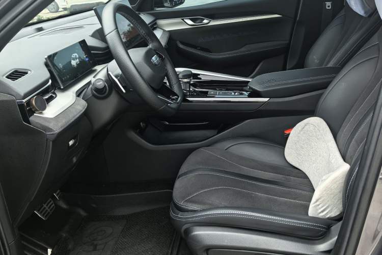 Used Geely Auto Preface 2025 Dongfang Yao 2.0TD Lanxing Edition Driver Seat