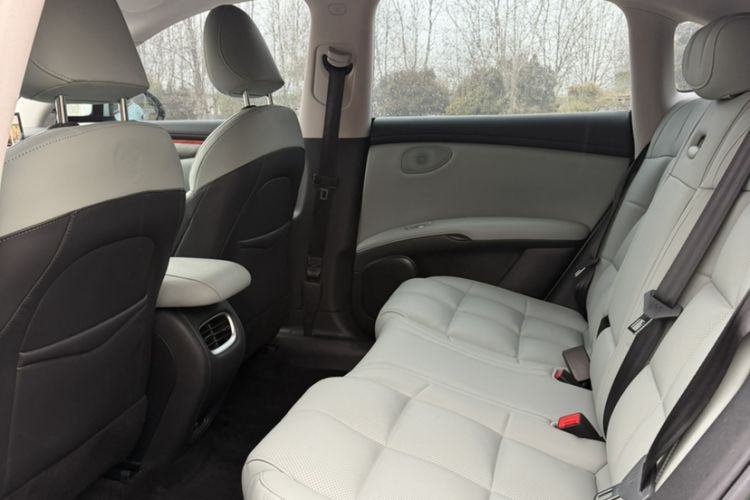 Used IM LS6 2023 Max Standard Edition Interior 3