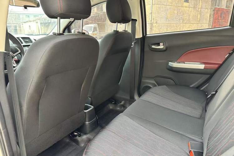 Used CHANGAN Benni 2015 1.4L IMT Luxury Model China V Standard