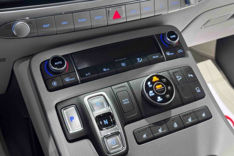 Used Hyundai Palisade 2021 3.5L Automatic 4x4 GLS Interior 4