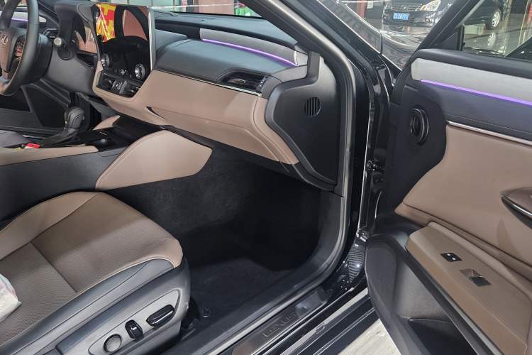 Used Lexus ES 2025 200 Premium Edition
