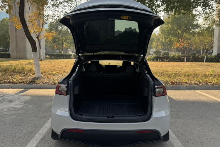 Used Tesla Model Y 2023 Rear-Wheel-Drive Version