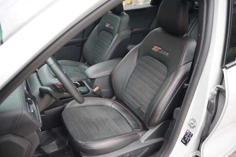 Used Ford Escape 2023 EcoBoost 245 Four-Wheel Drive ST-LINE Pro Trim