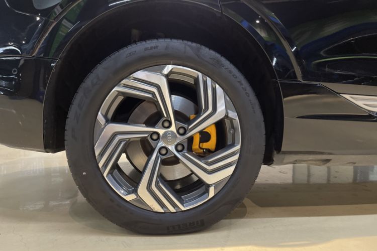 Used Audi e-tron 2021 50 quattro Prestige Edition
