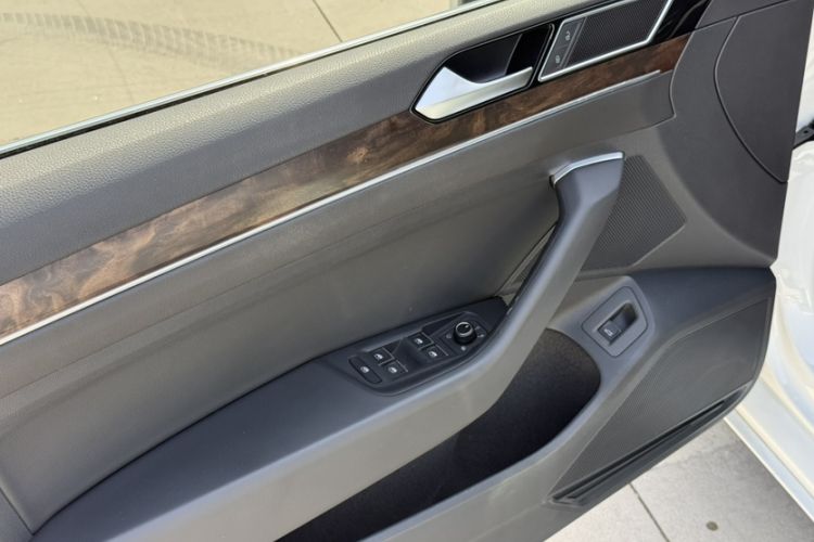 Used Volkswagen Magotan 2018 330TSI DSG Luxury Model Interior 10