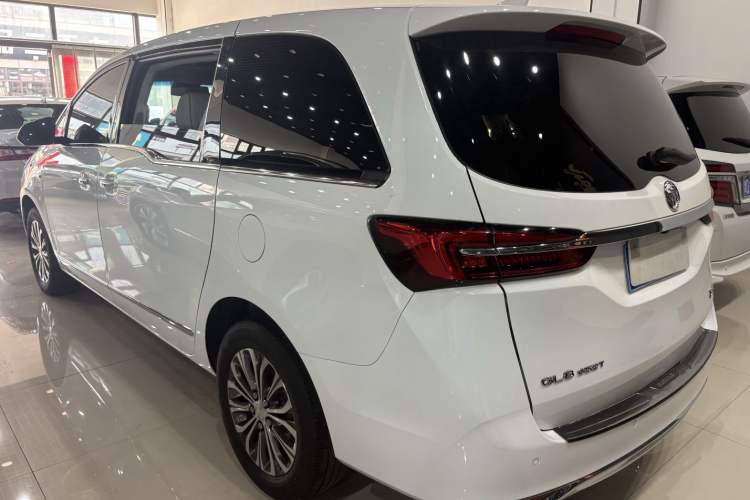 Used Buick GL8 2022 Land Business Class 652T Luxury Model Exterior 2