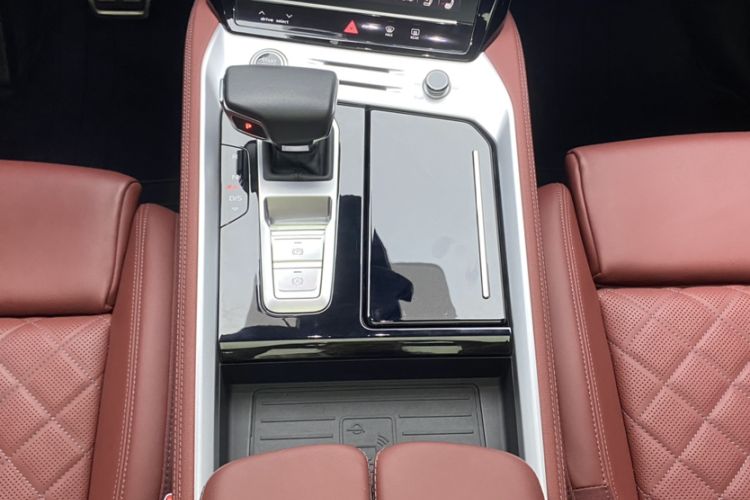 Used Audi Q6 2024 45 TFSI quattro Black Warrior Edition 6 Seats
