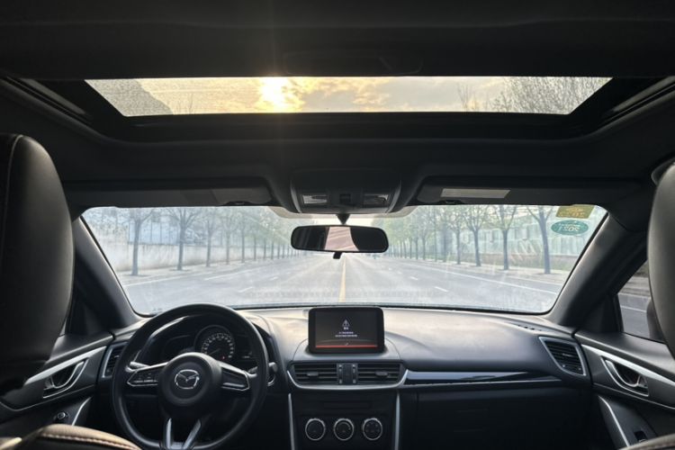 Used Mazda CX-4 2018 2.0L Automatic Two-Wheel Drive Blue Sky Dynamic Version China V Standard
