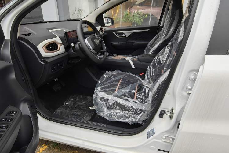 Used JAC Yiwei E10X 2024 Charming Edition 301km Lite
