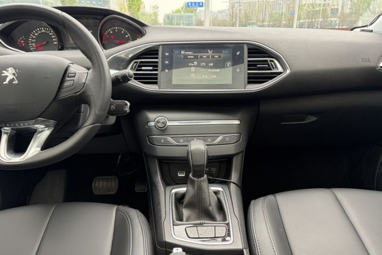 Used Peugeot 308S 2015 1.2T Automatic Jingchi Edition Gear Lever