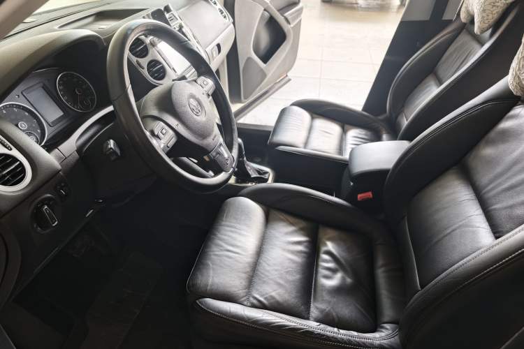 Used Volkswagen Tiguan 2015 1.8TSI Automatic Two-Wheel Drive Comfort Edition Left Front Seat