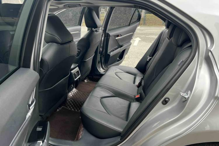 Used Toyota Camry 2023 2.0G Luxury Edition Interior 7