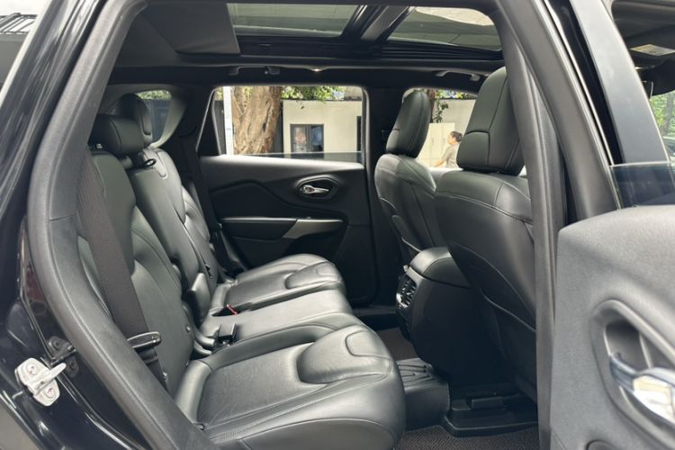 Used Jeep Cherokee 2021 2.0T Four-Wheel Drive 80th Anniversary Edition
