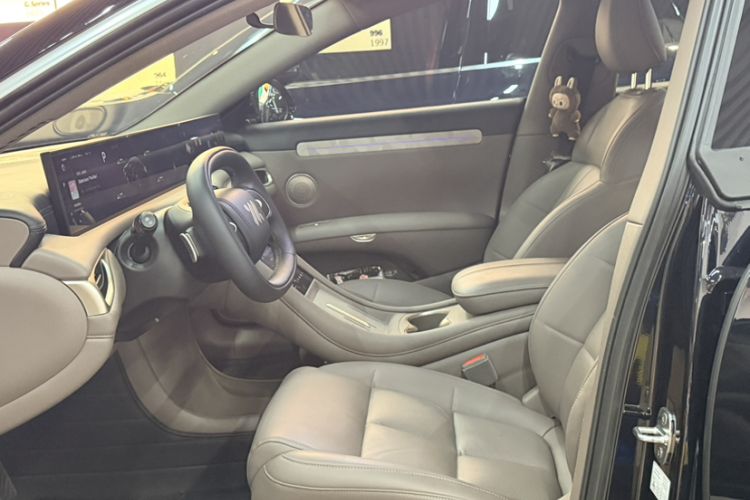 Used IM L6 2025 Ultra Model Interior 1