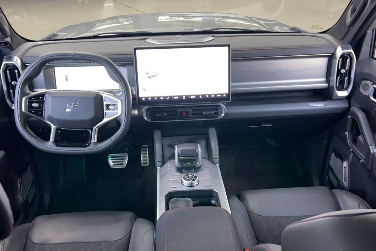 Used JETOUR Traveler 2023 2.0T All-Wheel Drive CrossPRO+ Center Console