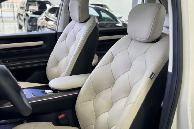 Used Baojun Cloud 2023 460 Max Lingxi Version Interior 6