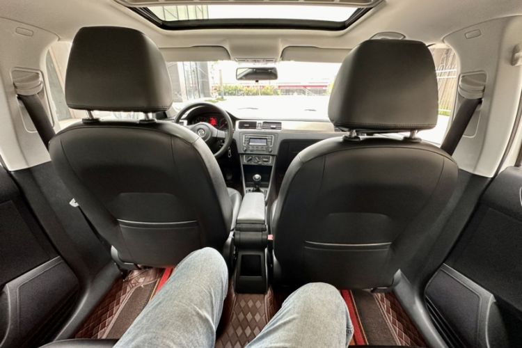 Used Volkswagen Santana 2013 1.6L Manual Comfort Edition Interior 8