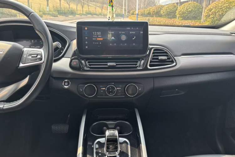 Used EXEED Lingyun 2020 1.6T Two-Wheel Drive Star Edition Interior 4