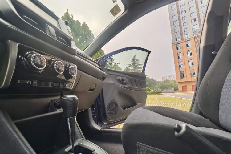 Used Toyota YARiS L Zhi Xiang 2017 1.5E CVT Dynamic Edition Interior 7