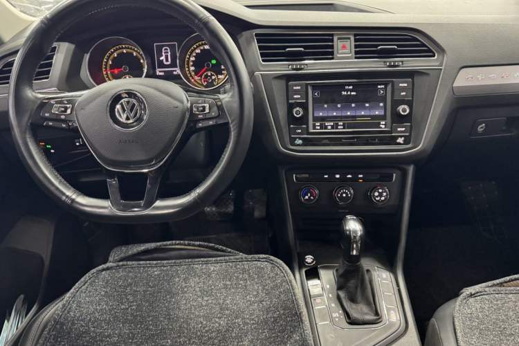 Used Volkswagen Tiguan L 2019 330TSI Automatic Two-Wheel Drive Luxury Edition China VI Standard