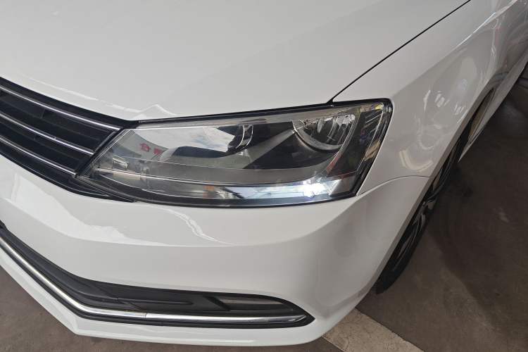 Used Volkswagen Sagitar 2017 230TSI Automatic Comfort Version