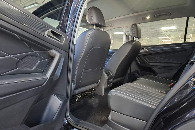 Used Volkswagen Tiguan L 2024 Outstanding Model 330TSI Automatic Two-Wheel Drive R-Line Dragon Glory Edition